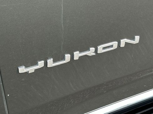 Used 2021 GMC Yukon SLT w/ Rear Media and Nav Package image 32