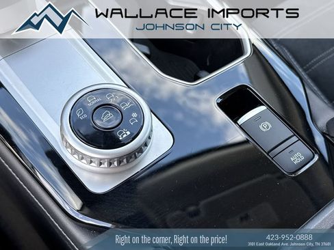 Used 2025 Mitsubishi Outlander AWD image 28