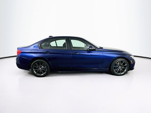 Used 2018 BMW 320i xDrive Sedan AWD/4WD image 10