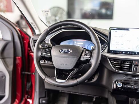 Used 2024 Ford Escape Platinum AWD/4WD image 35