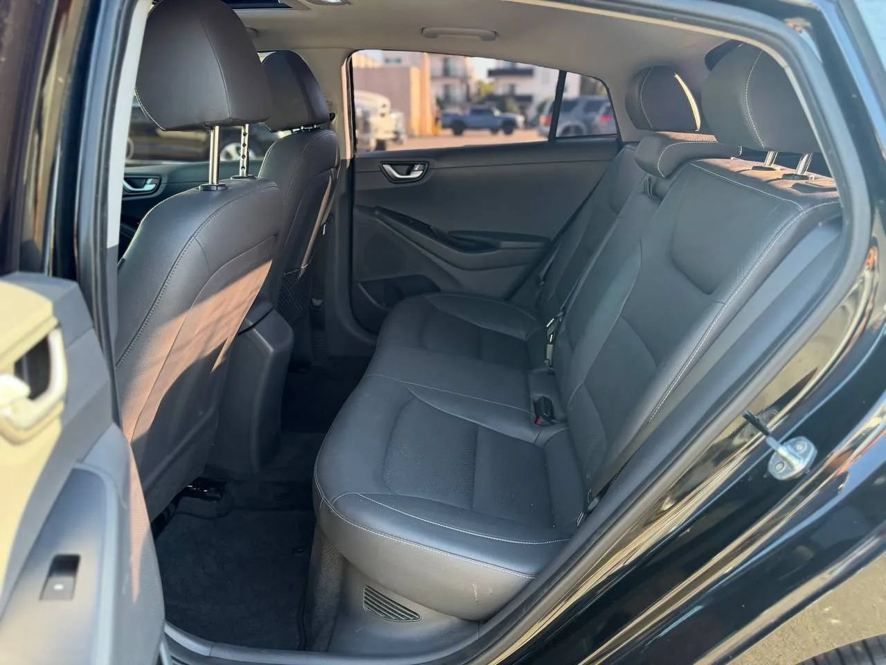 Used 2018 Hyundai Ioniq Limited FWD image 25
