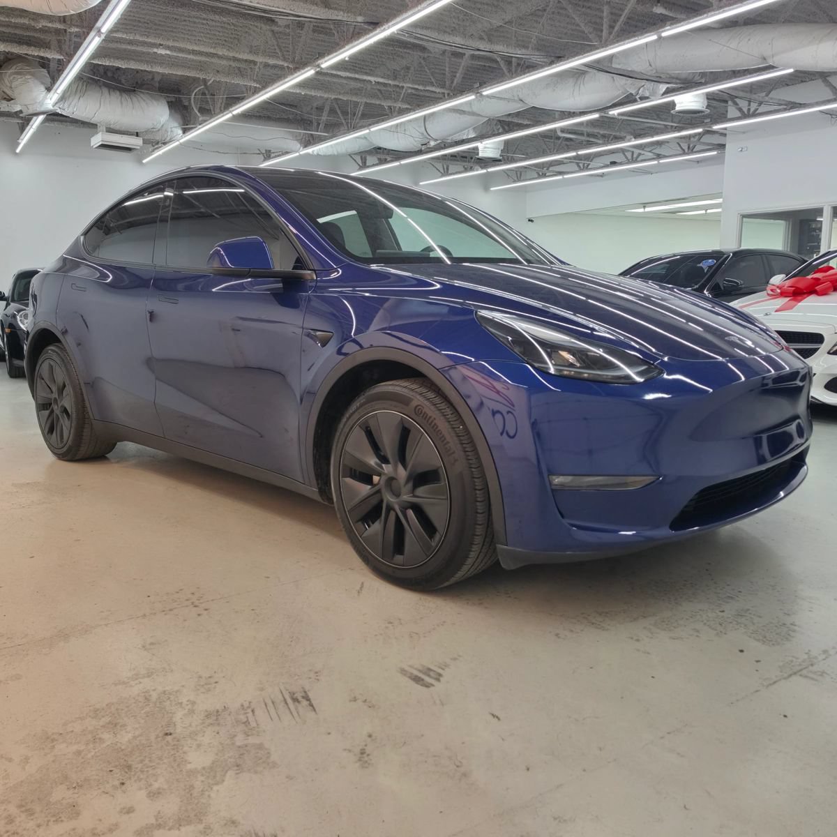 Used 2024 Tesla Model Y Long Range AWD/4WD image 8