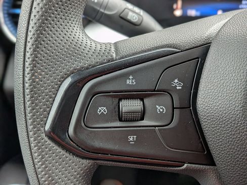 Used 2025 Chevrolet Trax LT image 21