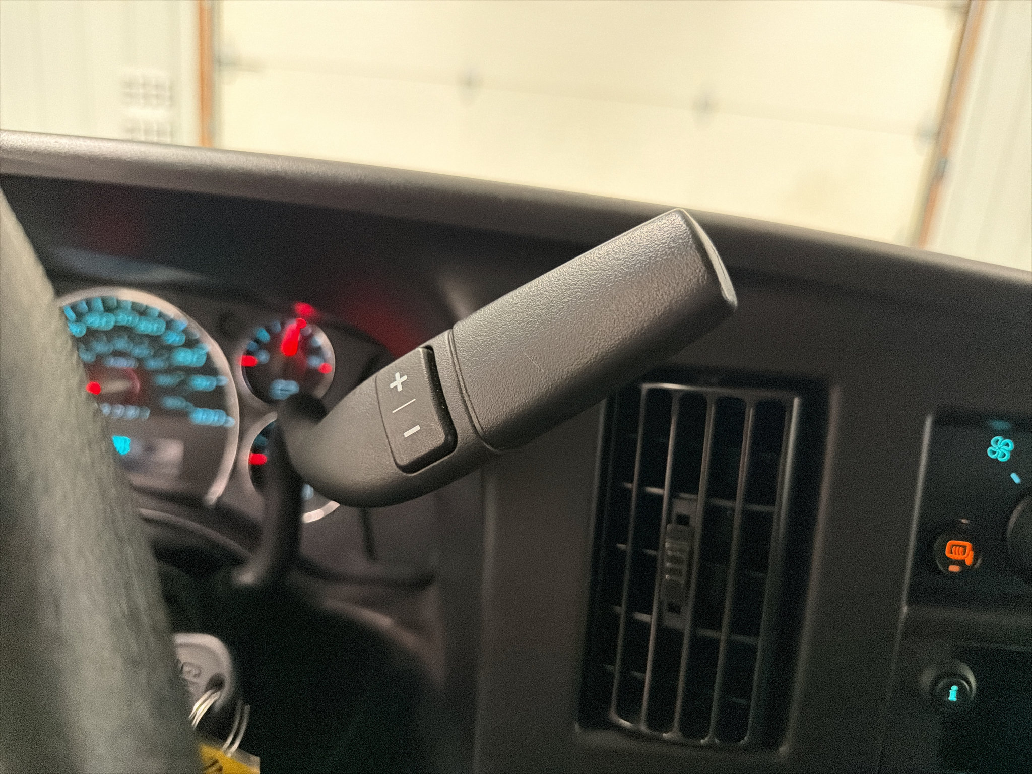 Used 2025 GMC Savana 2500 w/ Driver Convenience Package RWD image 18