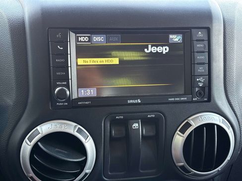 Used 2016 Jeep Wrangler Sahara w/ Connectivity Group AWD/4WD image 22