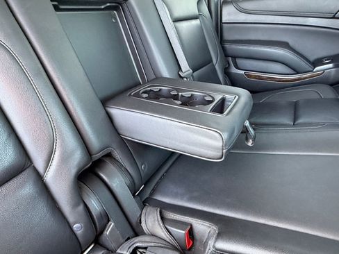 Used 2019 Chevrolet Suburban LT image 17
