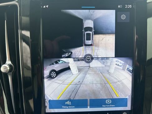 Used 2024 Volvo XC60 B5 Plus image 24