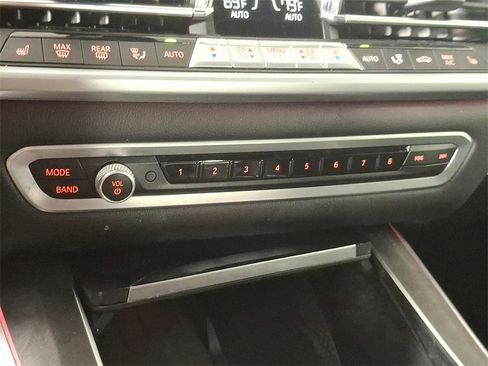 Used 2022 BMW X5 xDrive40i w/ Premium Package image 18