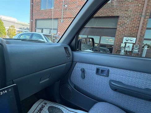 Used 1995 Toyota Tacoma RWD image 22
