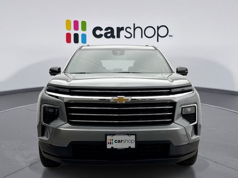 Used 2025 Chevrolet Traverse LT w/ Driver Confidence Package image 8