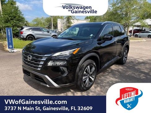 Used 2024 Nissan Rogue SL AWD/4WD image 3