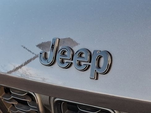 Certified 2023 Jeep Grand Cherokee Altitude image 33