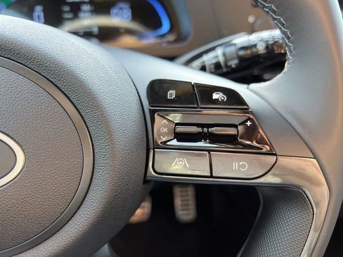 Used 2025 Hyundai Elantra Sport image 15