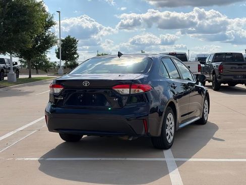 Used 2021 Toyota Corolla LE FWD image 9