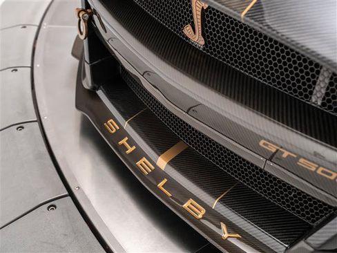 Used 2022 Ford Mustang Shelby GT500 w/ Carbon Fiber Track Pack image 41