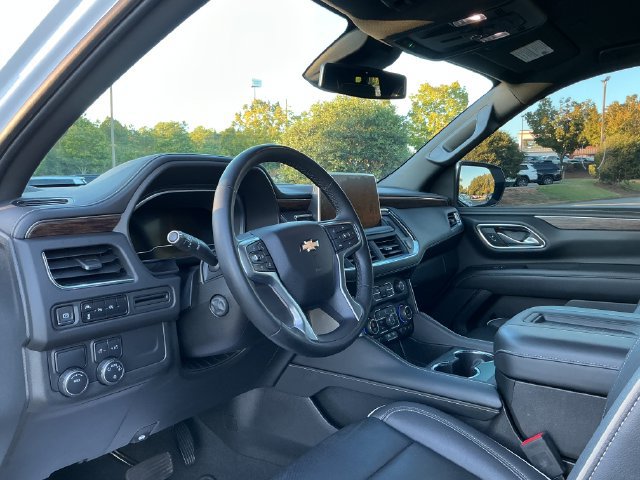 Used 2023 Chevrolet Suburban Premier RWD image 16