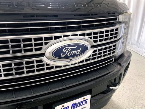 Used 2017 Ford F250 Platinum w/ Platinum Ultimate Package AWD/4WD image 7
