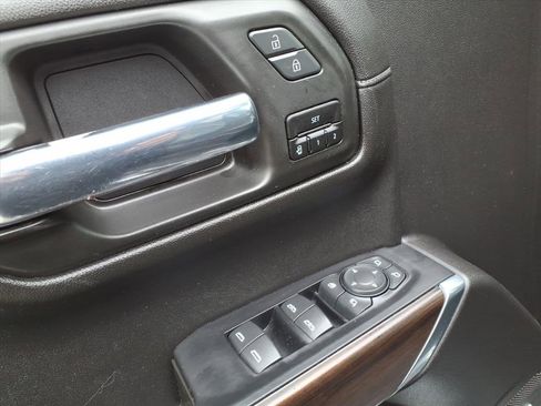 Used 2020 GMC Sierra 1500 SLT w/ SLT Premium Plus Package image 17