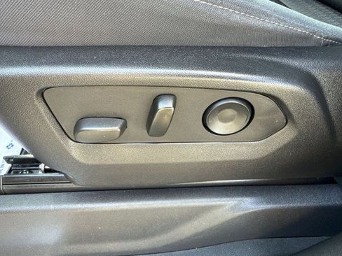 Used 2022 Chevrolet Silverado 1500 LT image 14