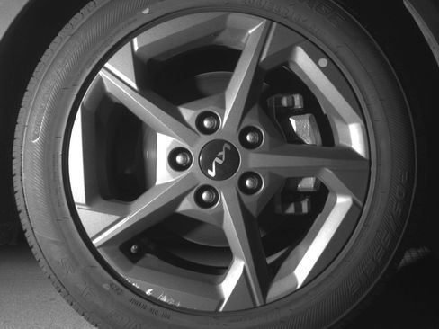 Used 2025 Kia K4 LXS image 13