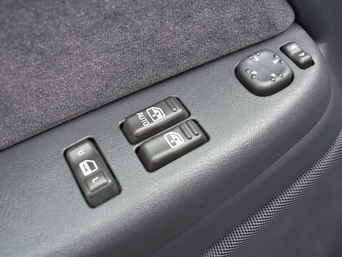 Used 2002 Chevrolet Silverado 2500 LS w/ Electrical Convenience Pkg AWD/4WD image 46