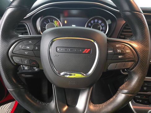 Used 2016 Dodge Challenger R/T image 10