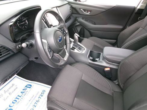 Used 2025 Subaru Outback Premium AWD/4WD image 14
