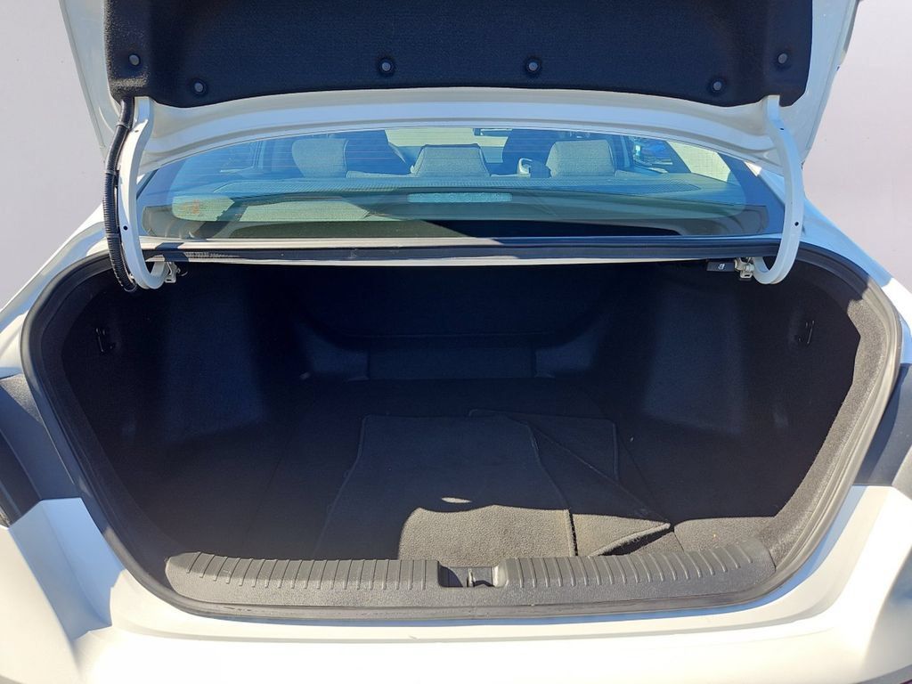 Certified 2025 Honda Accord LX image 28