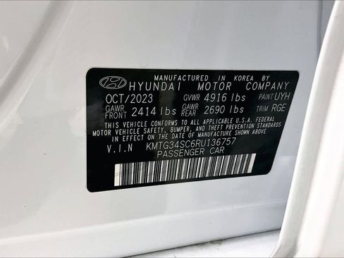 Used 2024 Genesis G70 2.5T w/ Sport Prestige Package image 18