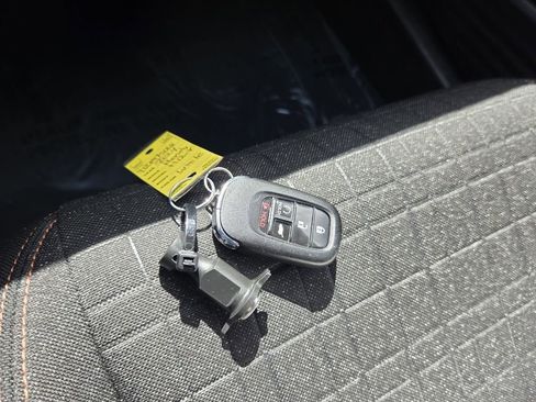 Certified 2024 Honda HR-V Sport image 18