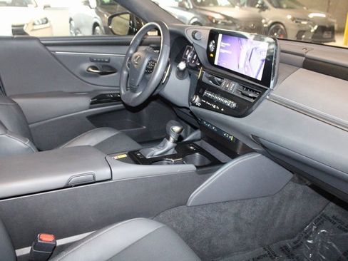 Certified 2023 Lexus ES 350 w/ Premium Package image 5