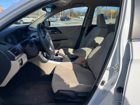 Used 2013 Honda Accord LX image 9