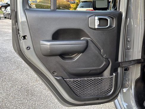 Used 2023 Jeep Gladiator Rubicon w/ LED Lighting Group image 11