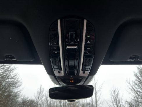 Used 2023 Porsche Cayenne S Platinum image 32