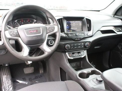 Used 2022 GMC Terrain SLE image 13