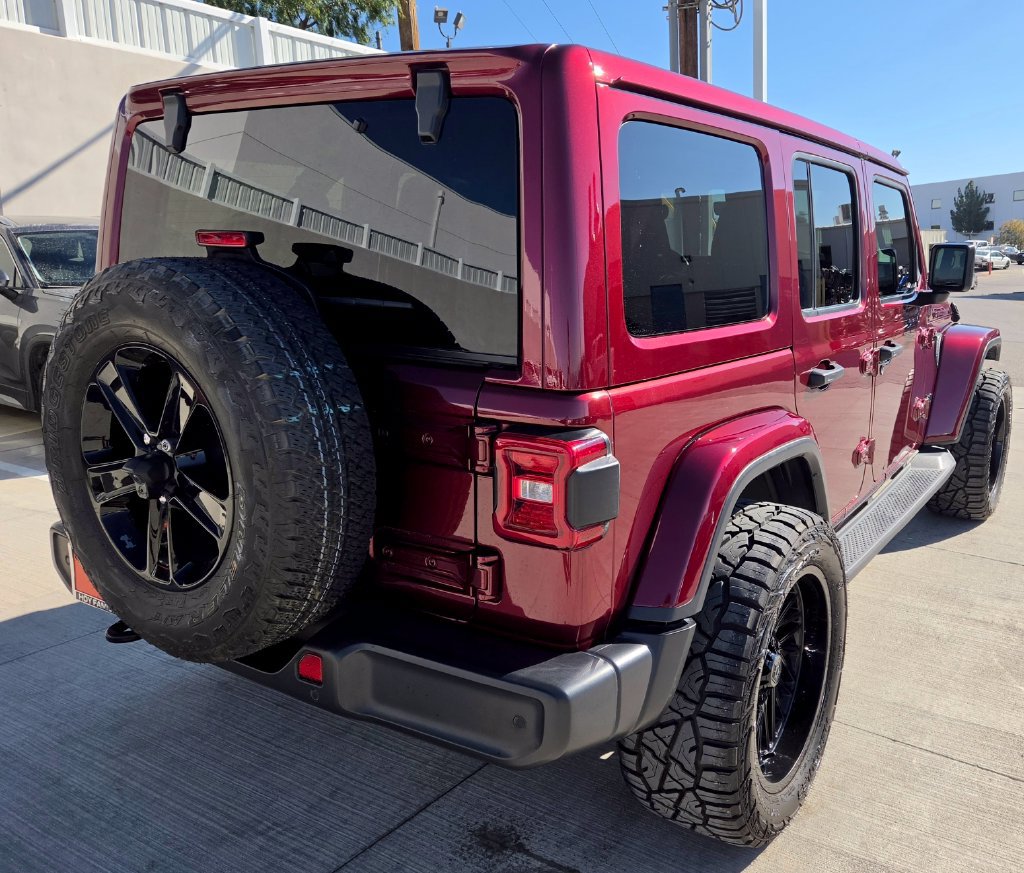Used 2021 Jeep Wrangler Unlimited Sahara AWD/4WD image 9