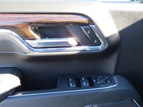 Used 2025 GMC Sierra 1500 Elevation w/ LPO, Elevation Black Package image 19