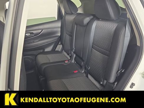Used 2018 Nissan Rogue SV w/ Premium Package AWD/4WD image 17