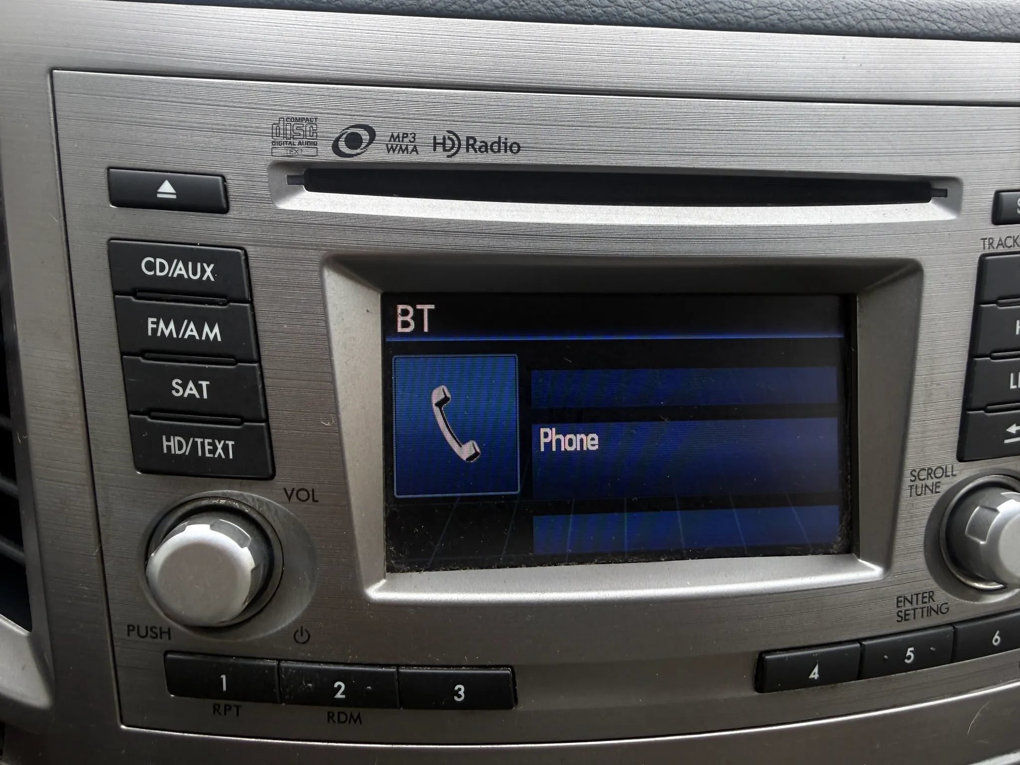 Used 2014 Subaru Legacy 2.5i Premium AWD/4WD image 9