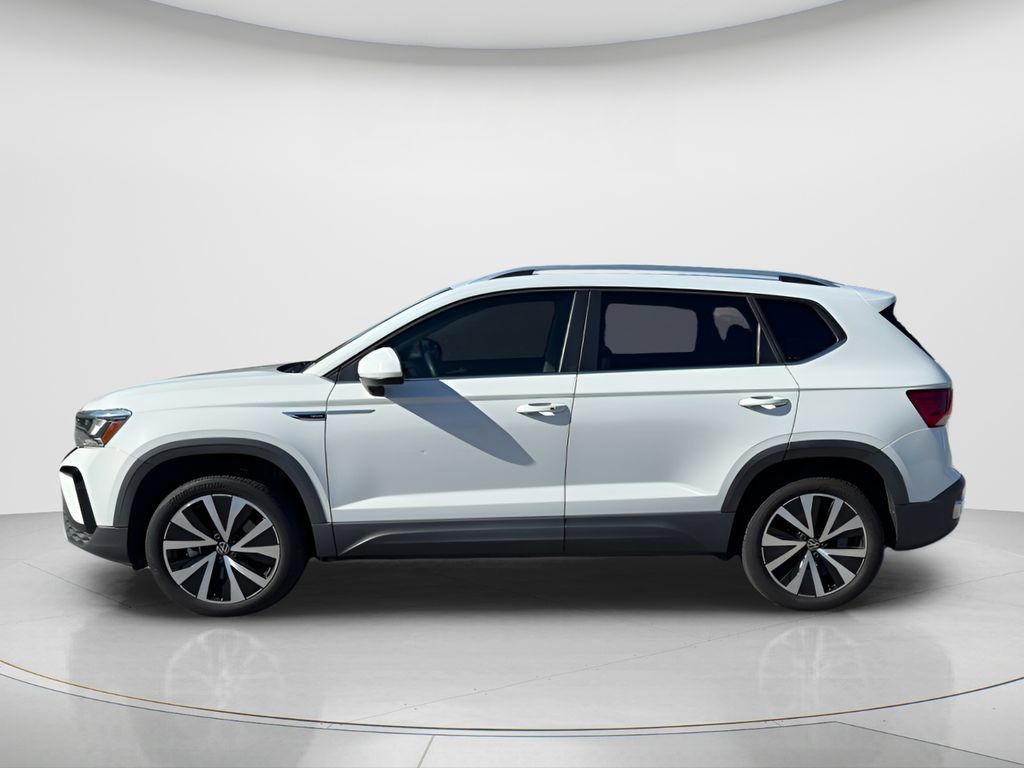 Used 2022 Volkswagen Taos SE FWD image 9