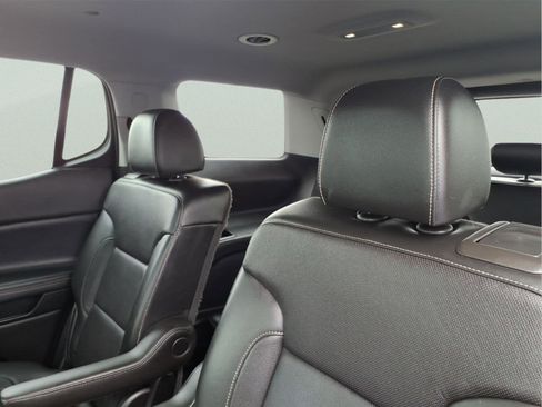 Used 2020 GMC Acadia SLT w/ Premium Package image 14