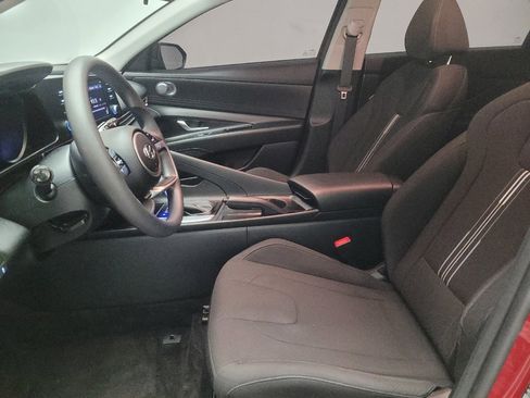 Used 2023 Hyundai Elantra SEL image 17