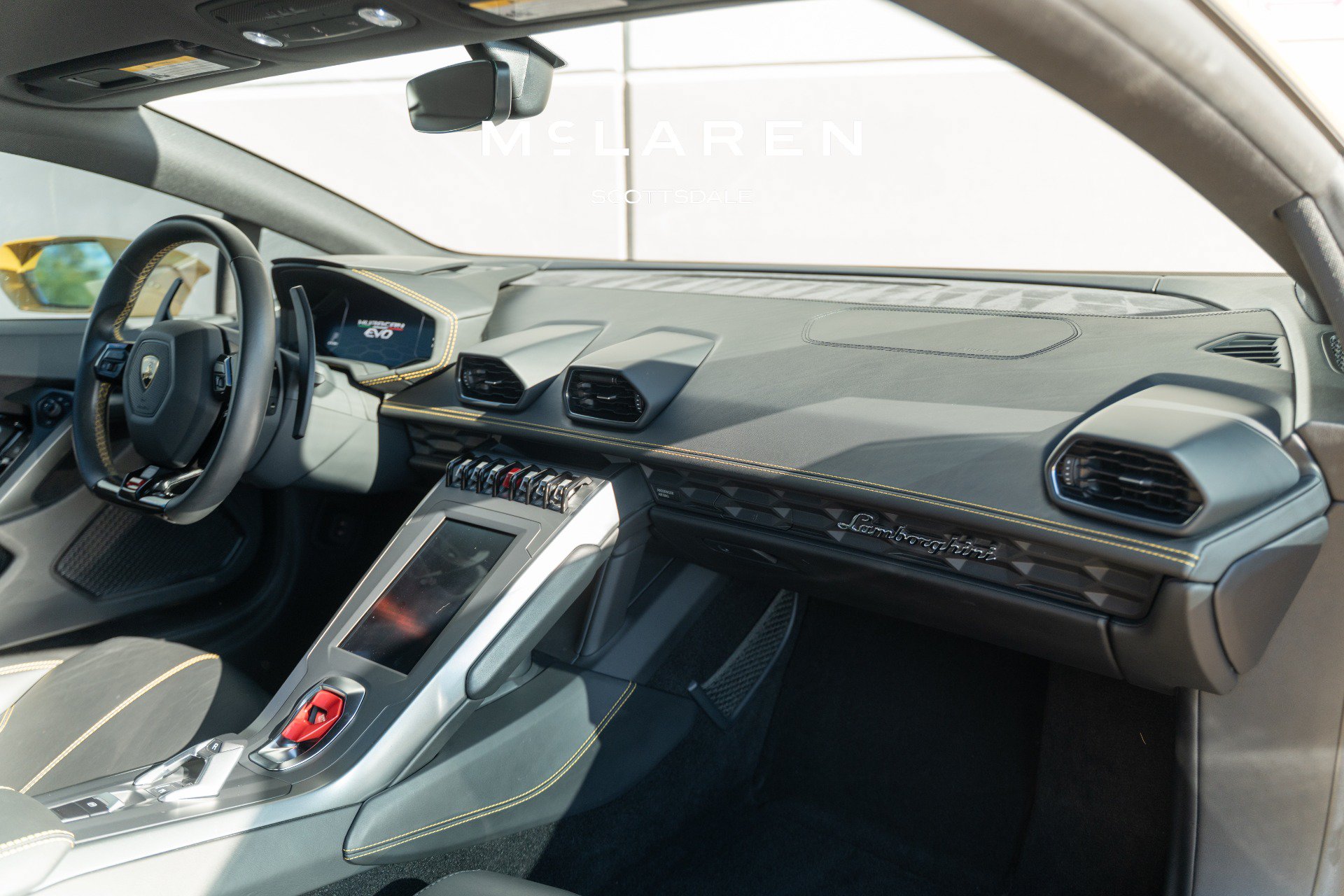Used 2021 Lamborghini Huracan EVO RWD image 20