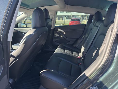 Used 2020 Tesla Model 3 Standard Range Plus image 17