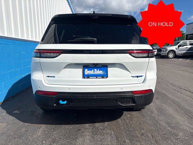 Used 2023 Jeep Grand Cherokee Trailhawk w/ Advanced Protech Group II AWD/4WD image 7