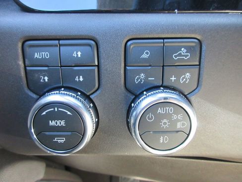 New 2026 GMC Sierra 1500 SLT w/ SLT Premium Plus Package AWD/4WD image 18