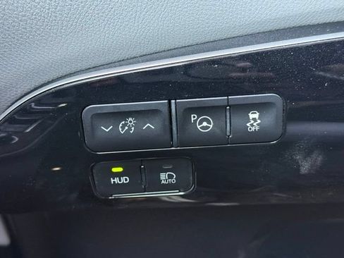 Used 2020 Toyota Prius XLE w/ Advanced Technology Package AWD/4WD image 21