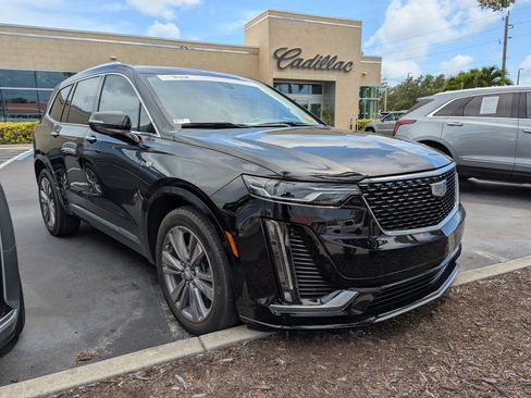 Used 2023 Cadillac XT6 Premium Luxury w/ Technology Package FWD image 1