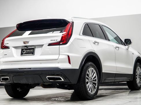 Used 2024 Cadillac XT4 Premium Luxury AWD/4WD image 12