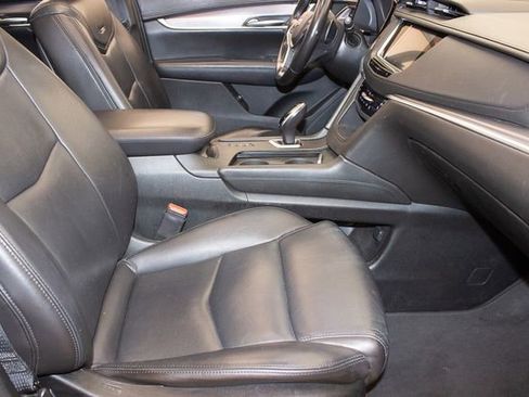 Used 2018 Cadillac XT5 Premium Luxury image 10